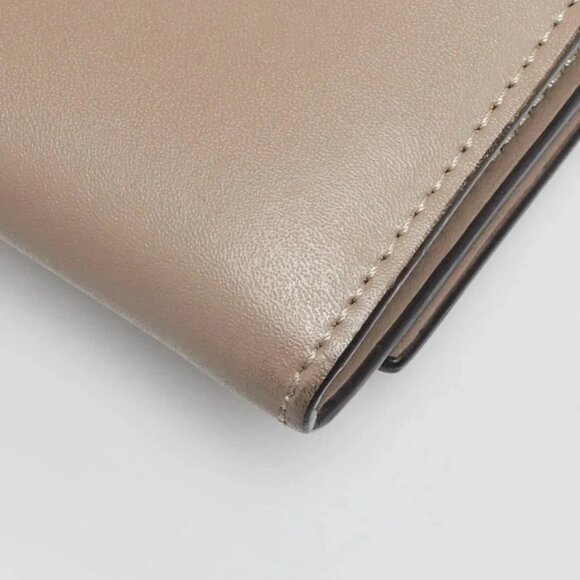 Fendi Beige Leather Studded Continental Wallet On Chain - Picture 4 of 12